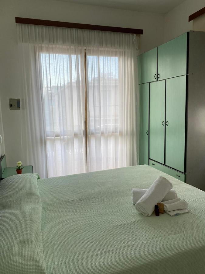 Hotel Mediterraneo Rimini Exterior photo